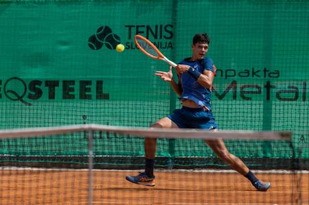 Tennis-Store_0160_230620_VID