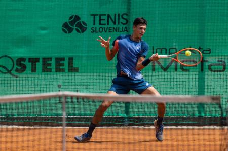 Tennis-Store_0158_230620_VID
