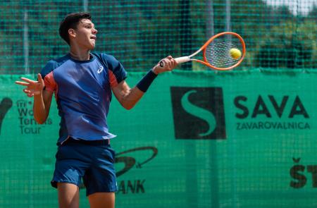 Tennis-Store_0418_230620_VID