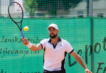 Tennis-Store_1221_230620_VID
