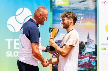 Store_Open_0205_240707_VID