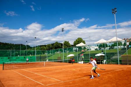 Tennis_Store_0009_240702_MKV