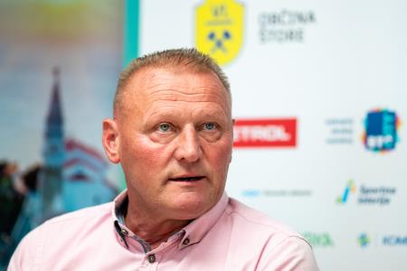 Tennis_Store_0011_240702_MKV