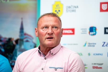 Tennis_Store_0016_240702_MKV