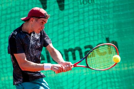 Tennis_Store_0040_240702_MKV