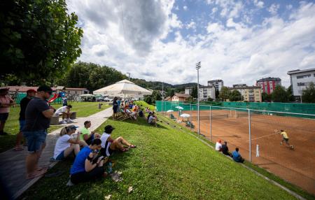 Store_Open_0402_240707_VID