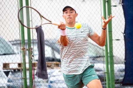 Tennis_Store_0046_240702_MKV