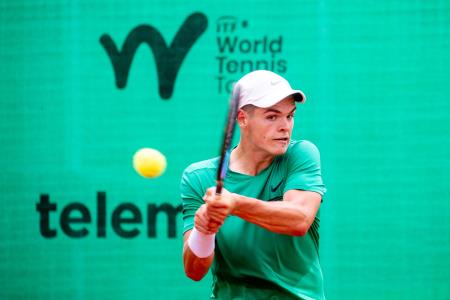 Tennis_Store_0056_240702_MKV