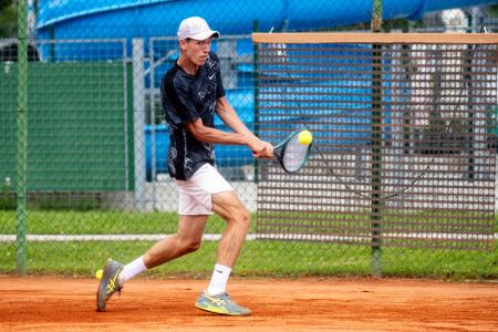 Tennis_Store_0061_240702_MKV