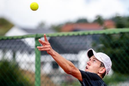 Tennis_Store_0062_240702_MKV