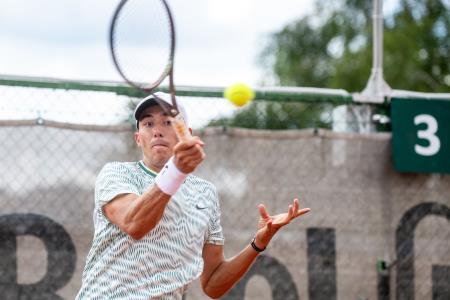 Tennis_Store_0063_240702_MKV