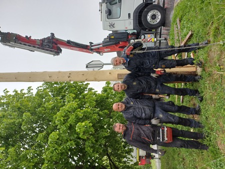 postavljanje mlaja na Lipi