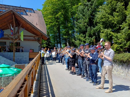 združeni obe godbi na Domu na Svetini