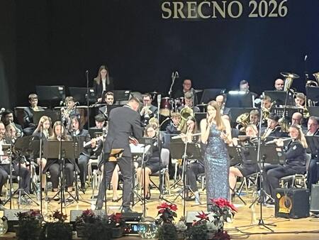 IMG-9c887ad437f2a5b94147d0c8beece002-V